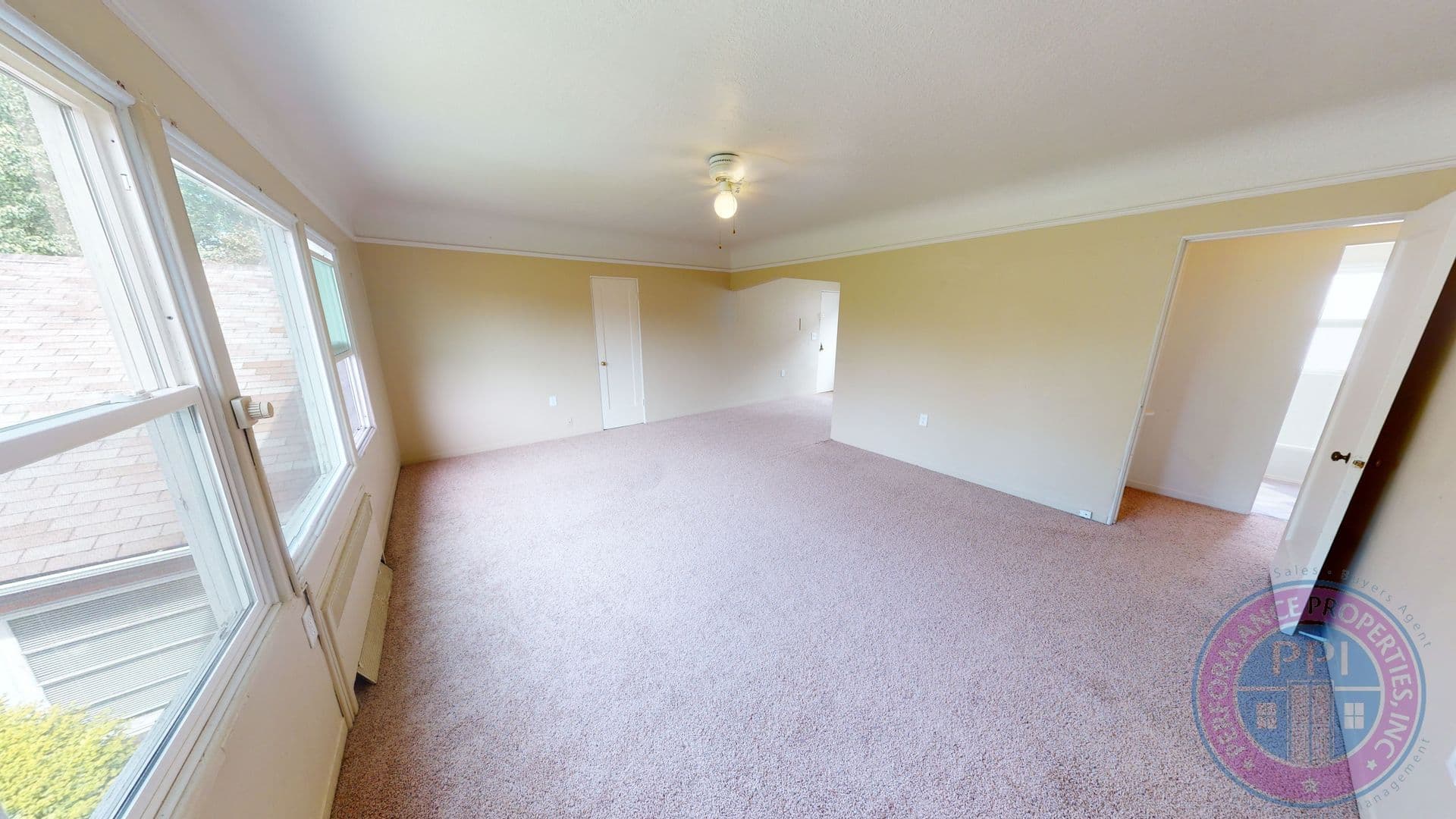 Portland Apartment: 2222 NE Pacific Street #A-M