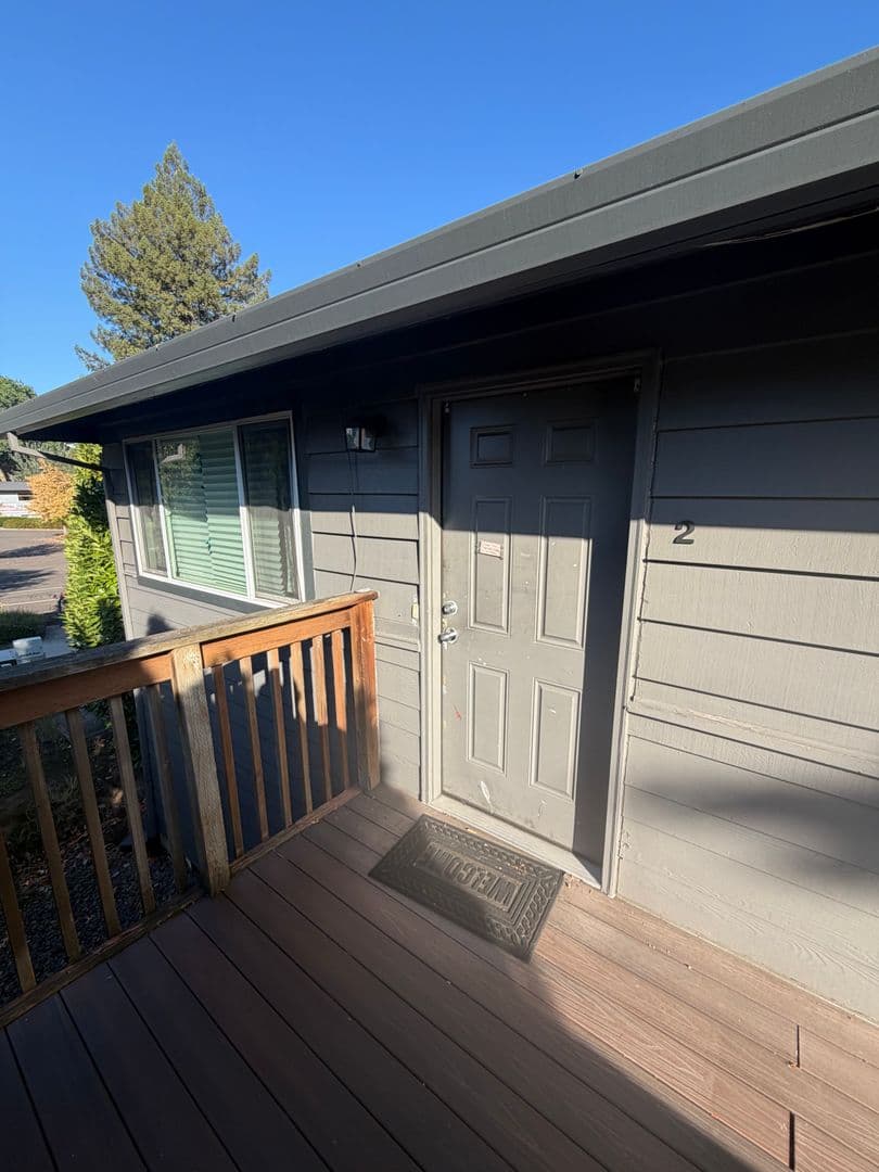 Tualatin Apartment: 18675 SW Boones Ferry Road #1-7