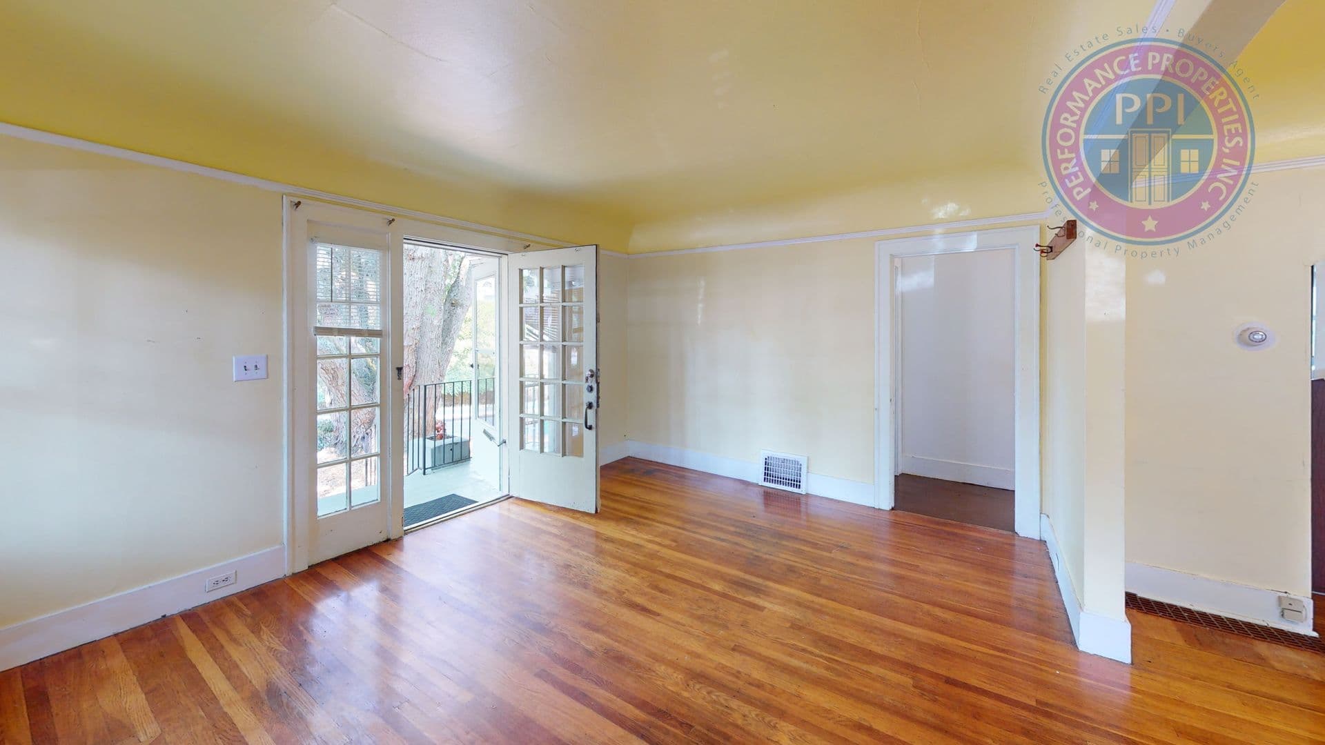 Portland House: 14 NE 53rd Avenue
