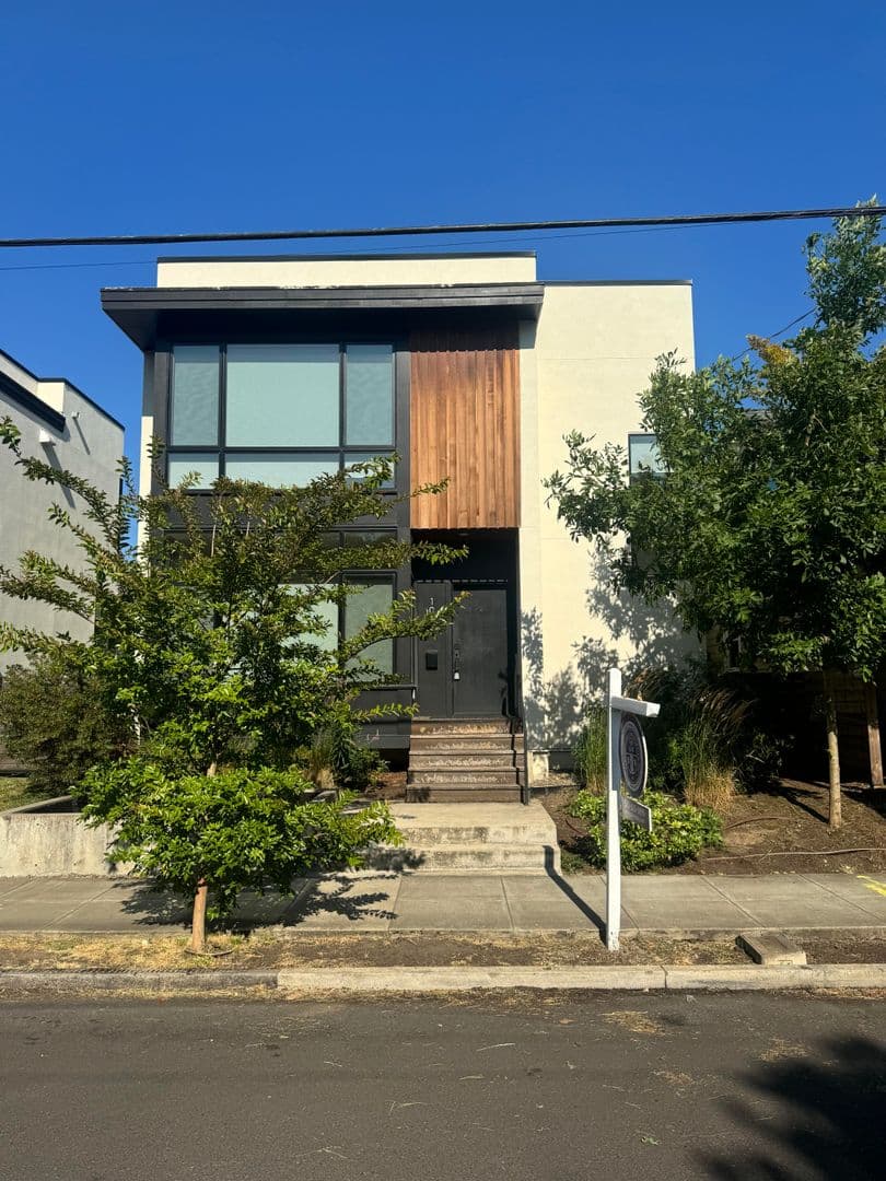 Portland Townhome: 1014 SE 42nd Avenue