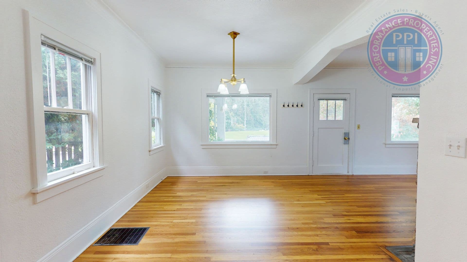 Lake Oswego House: 43 Ladd Street