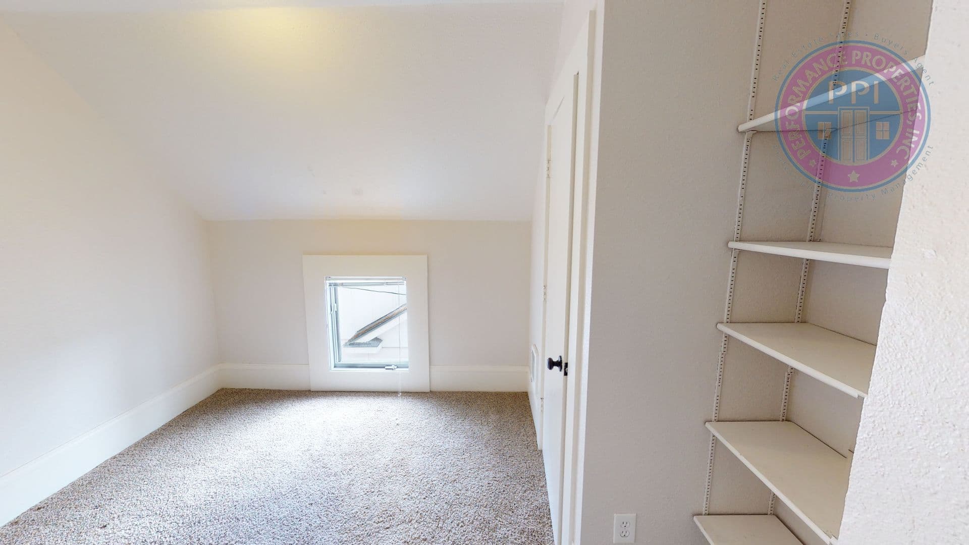Portland Apartment: 149 SE 30th Place Upper/Lower