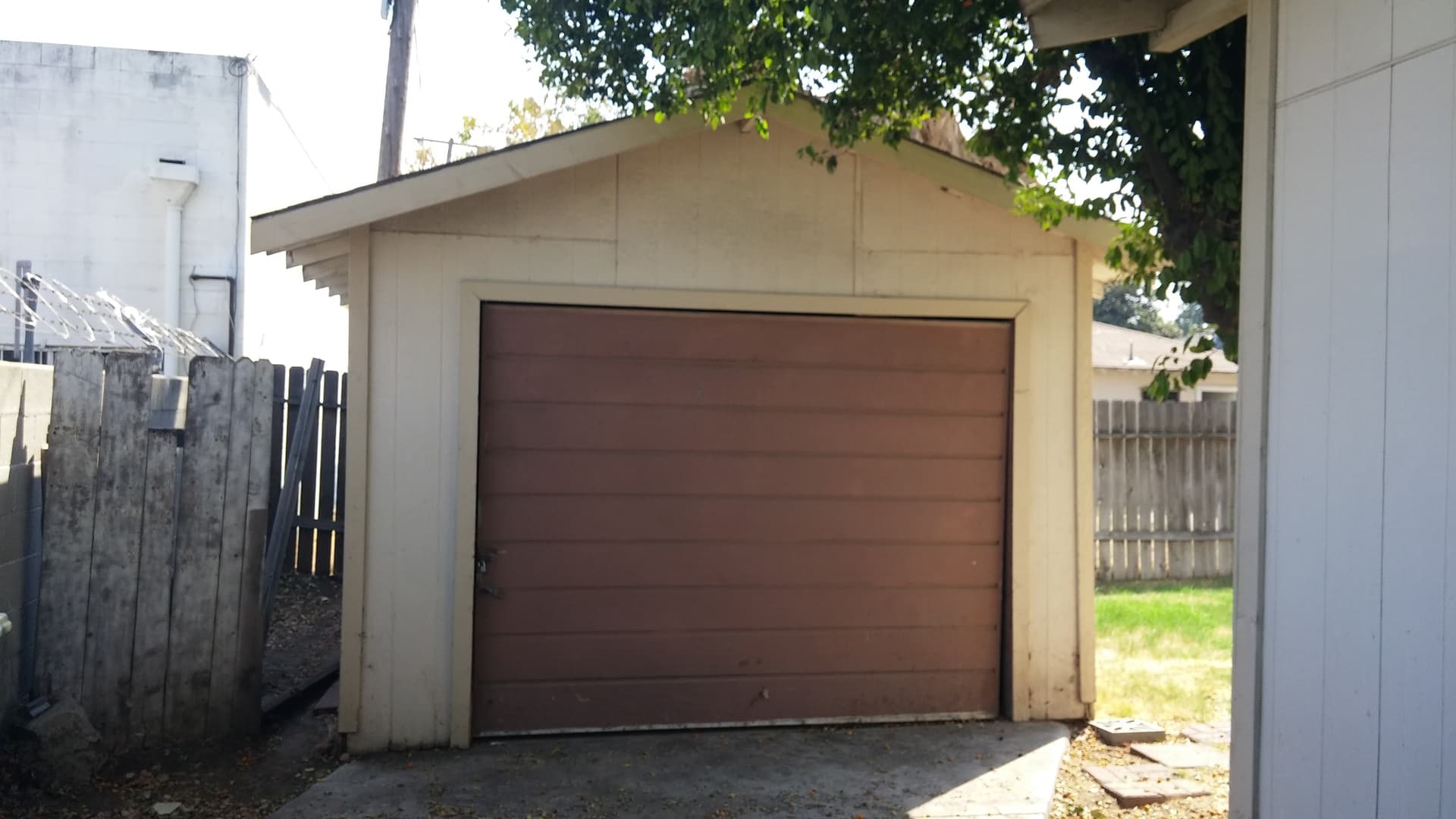 Fresno House: 1612 E. Home Ave.