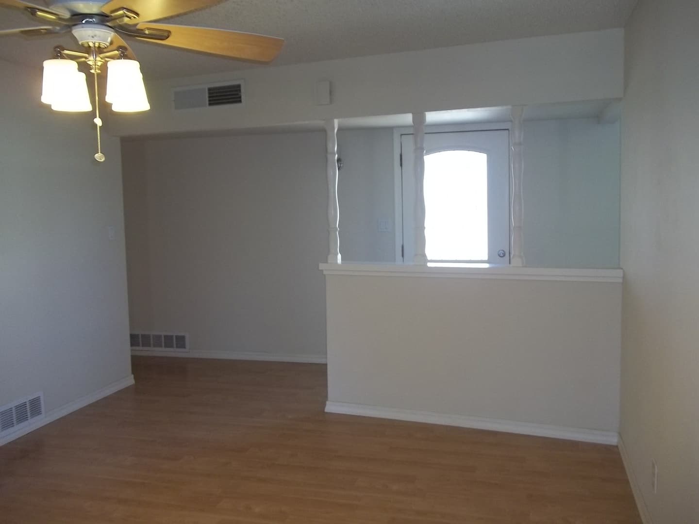 Clovis House: 487 W. Twain Ave.