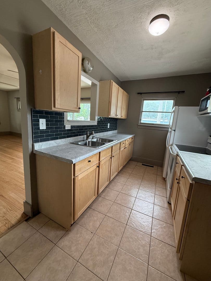 Grand Island House: 1514 N Wheeler