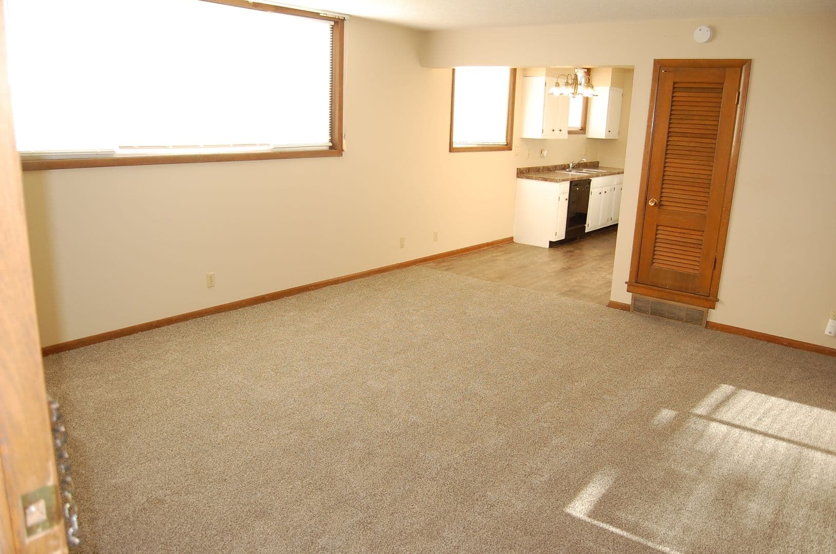 Lincoln Apartment: 401 N 57th St