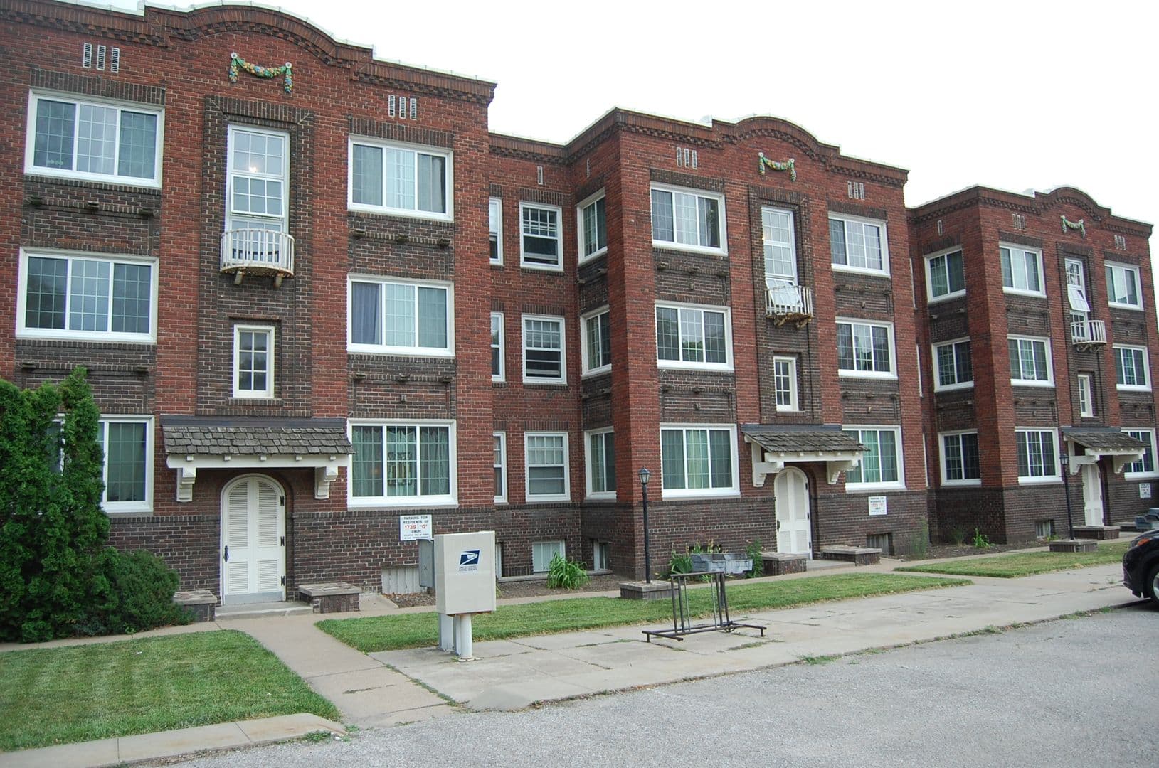 Lincoln Apartment: 1739 G St.