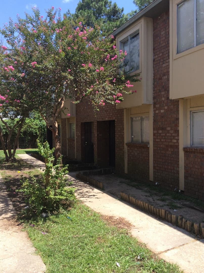 BATON ROUGE Apartment: 8747 GRANITE DR
