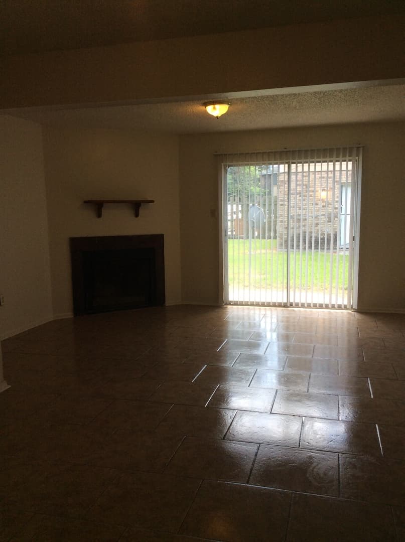 BATON ROUGE Apartment: 8747 GRANITE DR