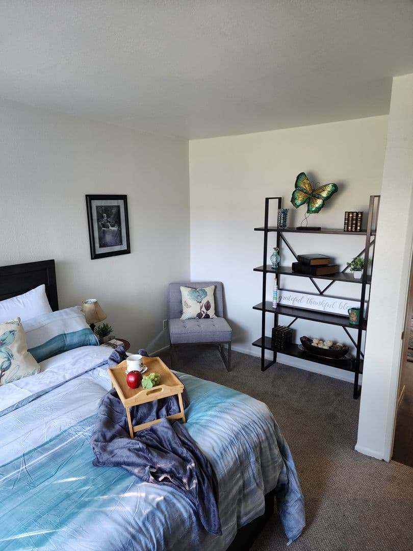 El Cajon Apartment: 1110-1140 Petree Street