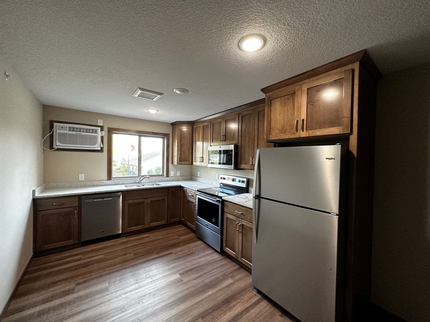Buffalo Apartment: 1009 3rd Ave NE