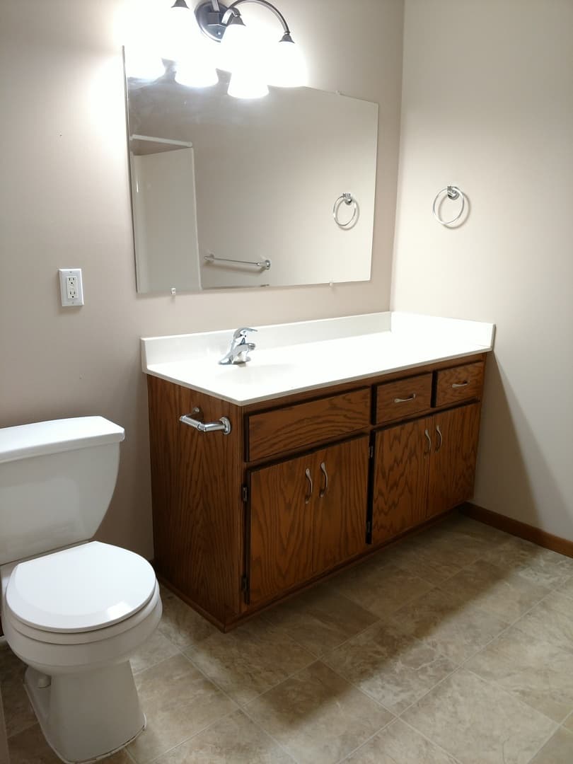 Buffalo Apartment: 814 6th Ave. NE