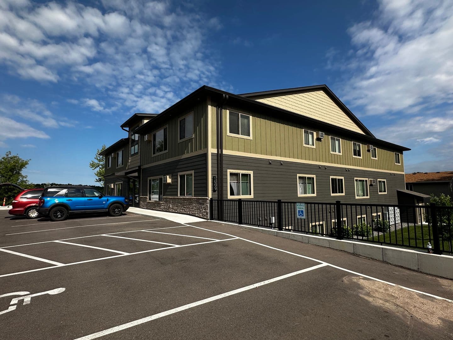 Buffalo Apartment: 1009 3rd Ave NE