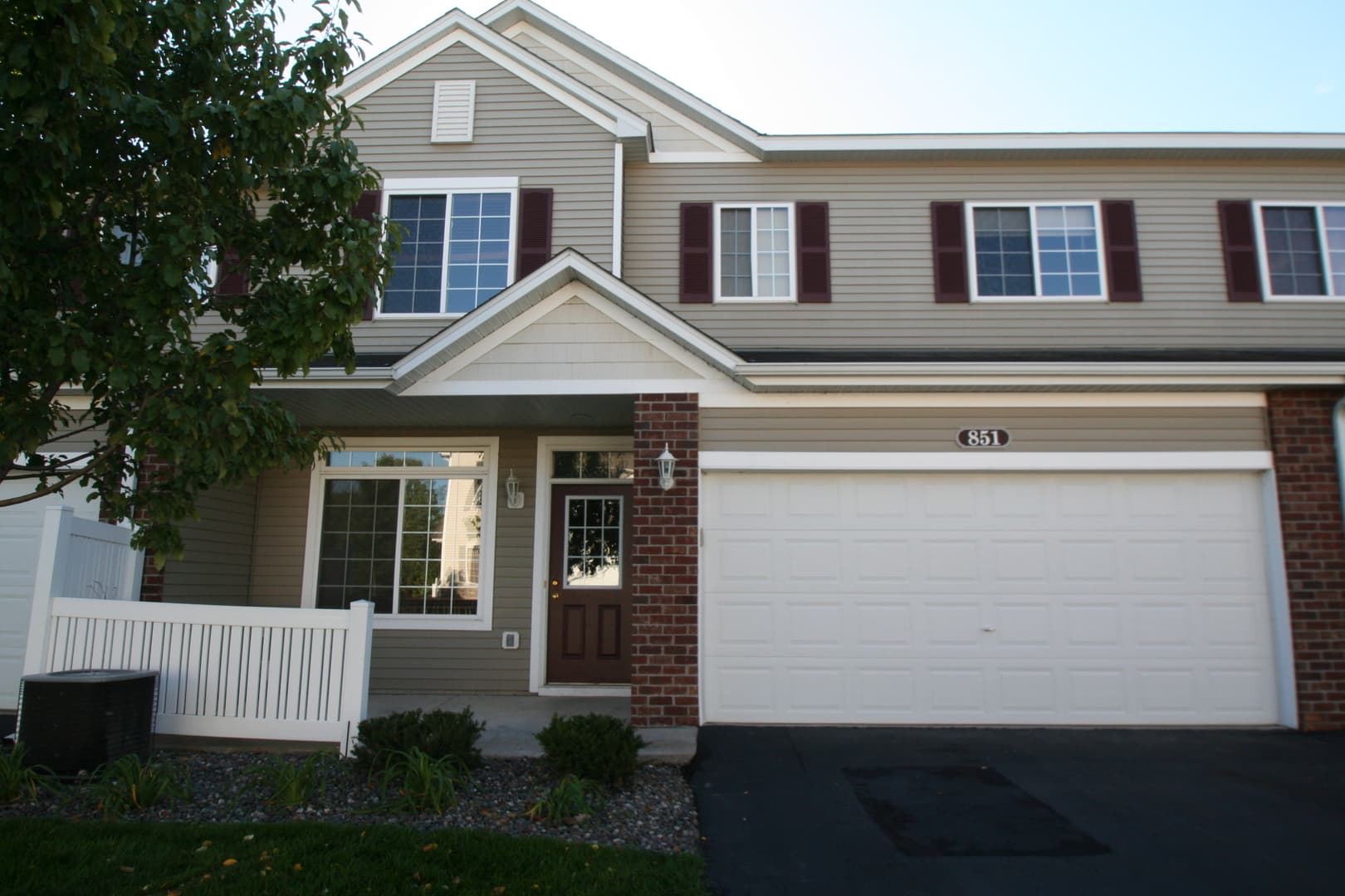 Buffalo House: 851 Willow Glen Court