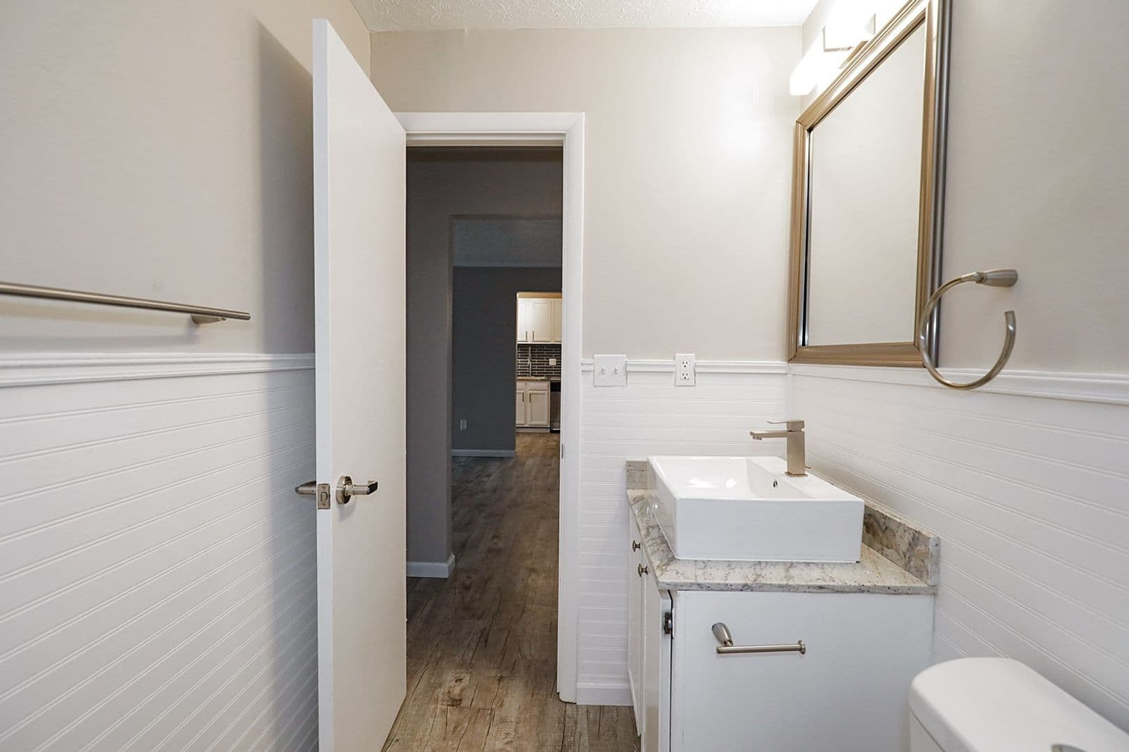 Pittsburgh Apartment: 7 Dorchester Drive