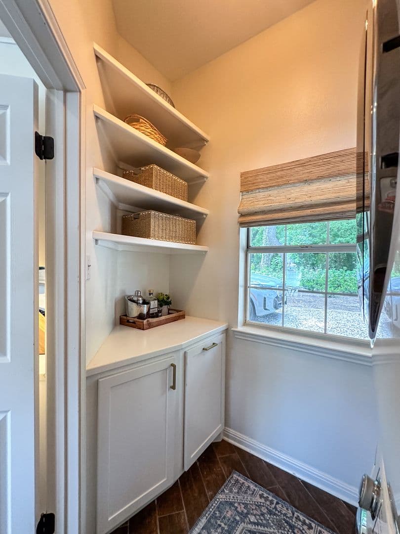 Austin House: 2910 Edgewater Drive