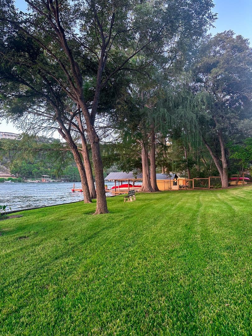 Austin House: 2910 Edgewater Drive