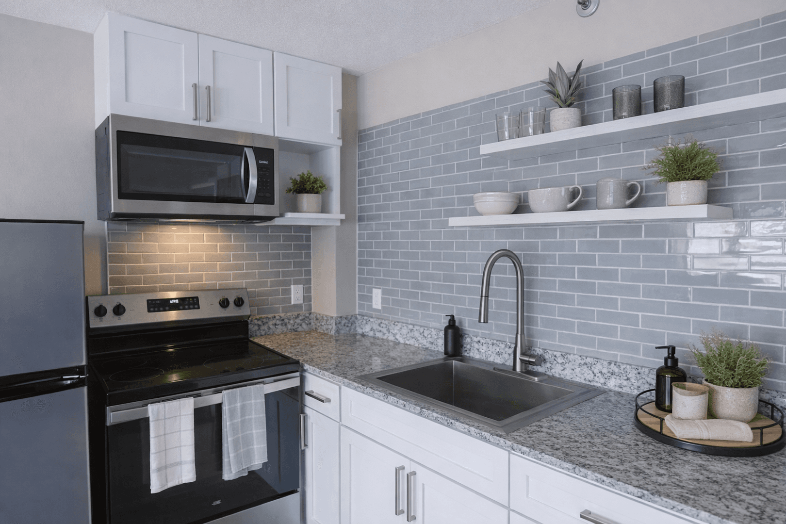 Houston Apartment: 14703 Park Row