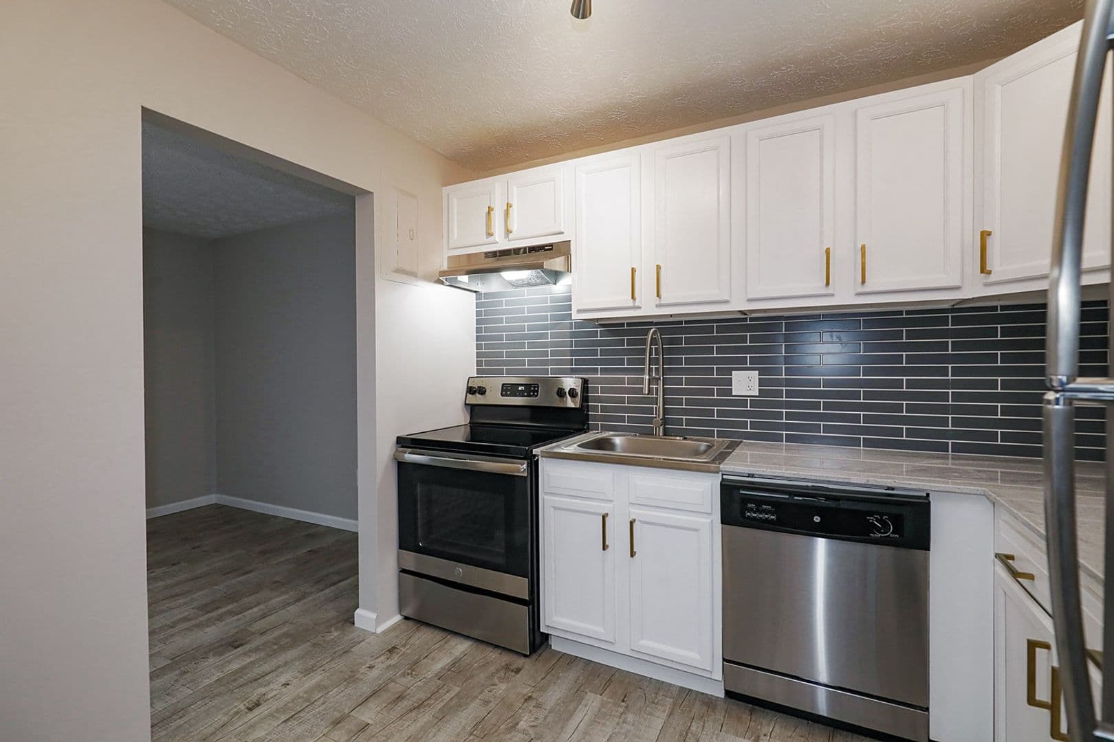 Pittsburgh Apartment: 7 Dorchester Drive