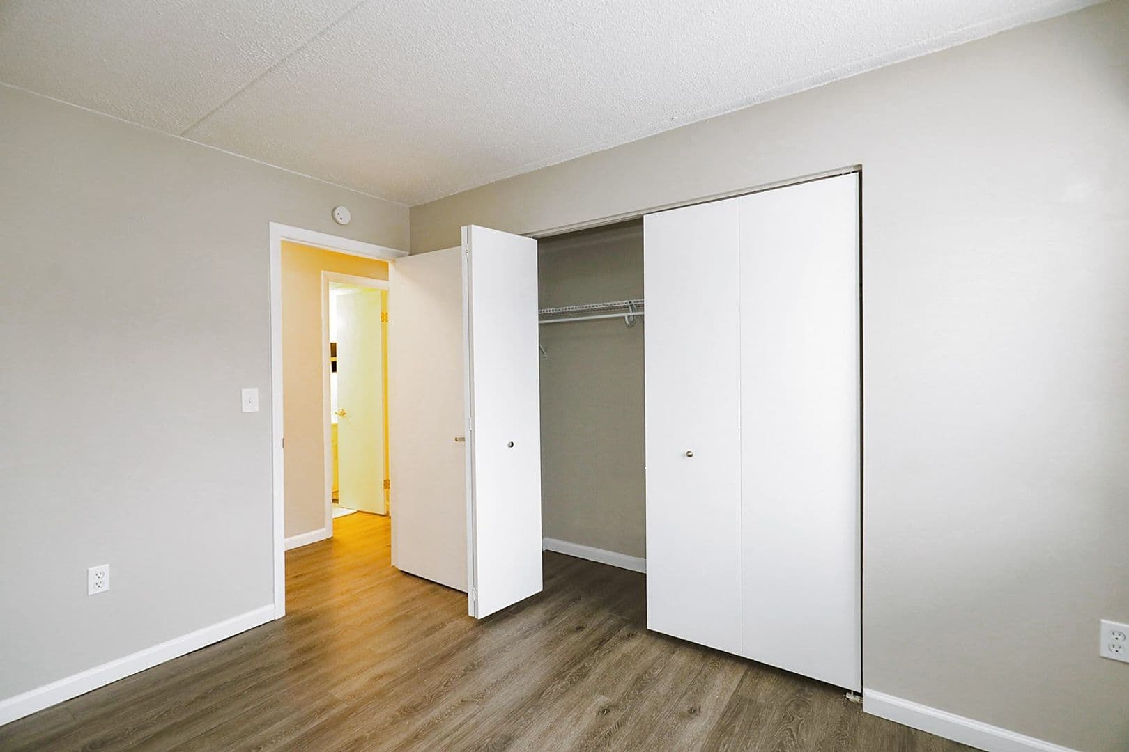 Pittsburgh Apartment: 7 Dorchester Drive
