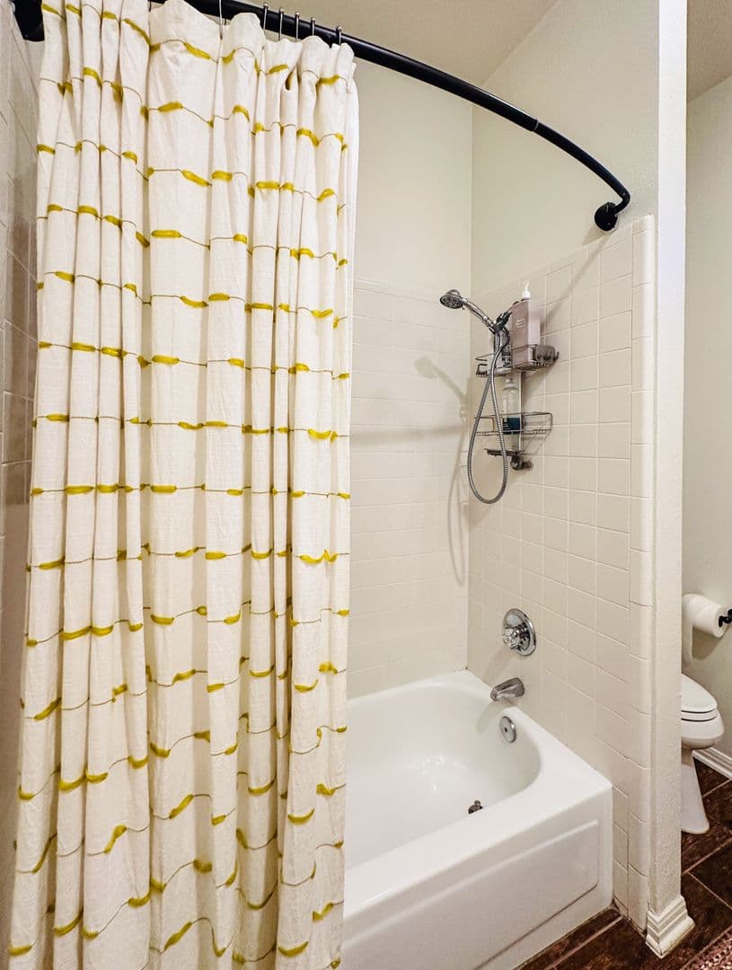 Austin House: 2910 Edgewater Drive