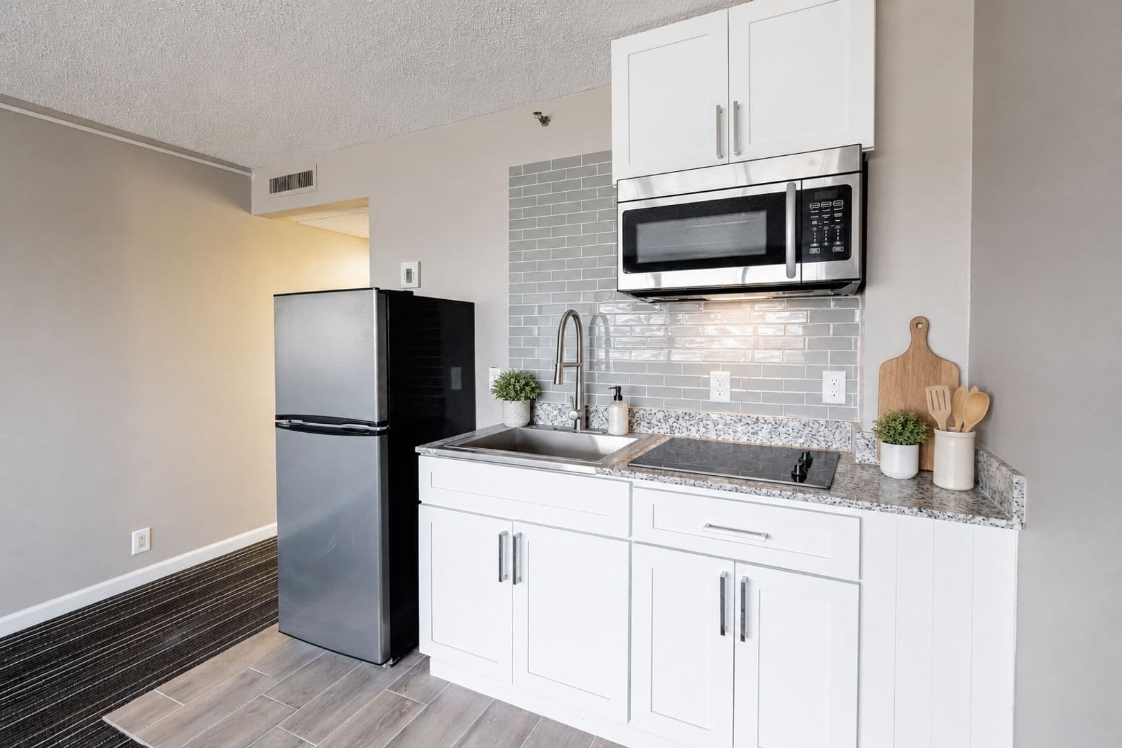 Houston Apartment: 14703 Park Row