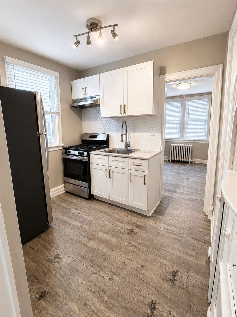 Pittsburgh Apartment: 1144 Tennessee Ave