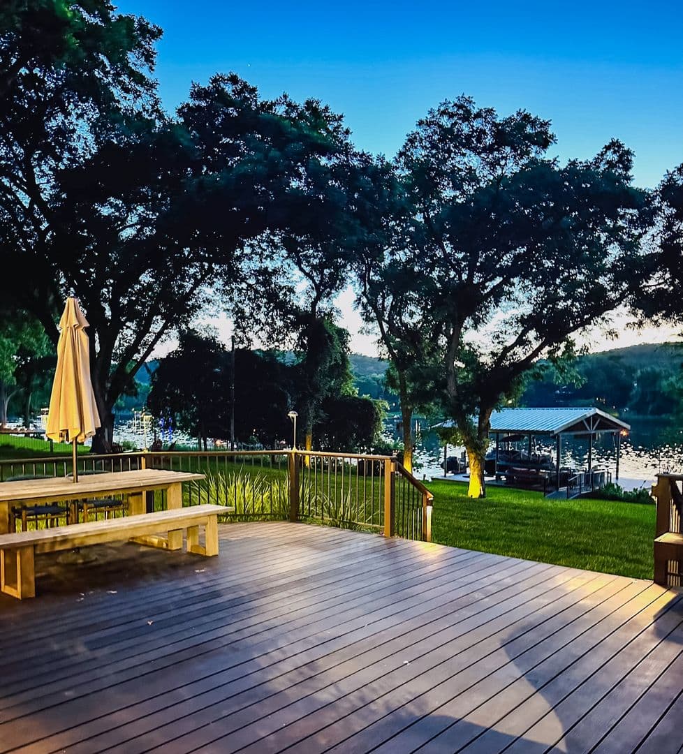 Austin House: 2910 Edgewater Drive