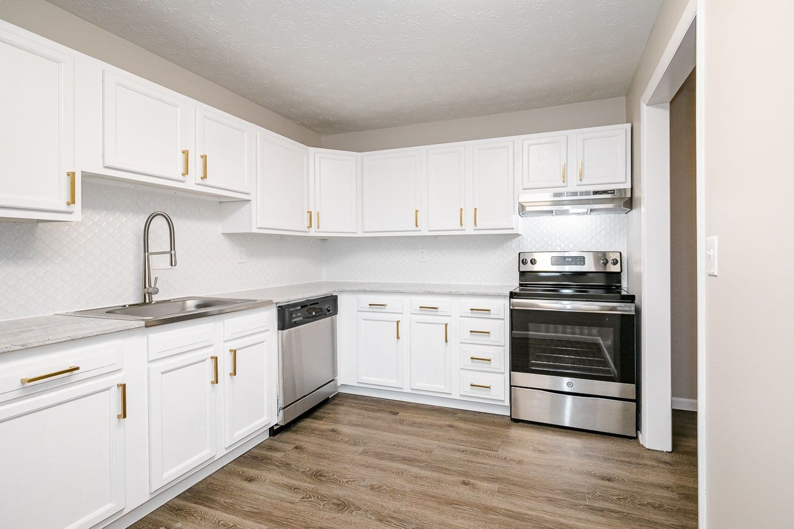 Pittsburgh Apartment: 7 Dorchester Drive