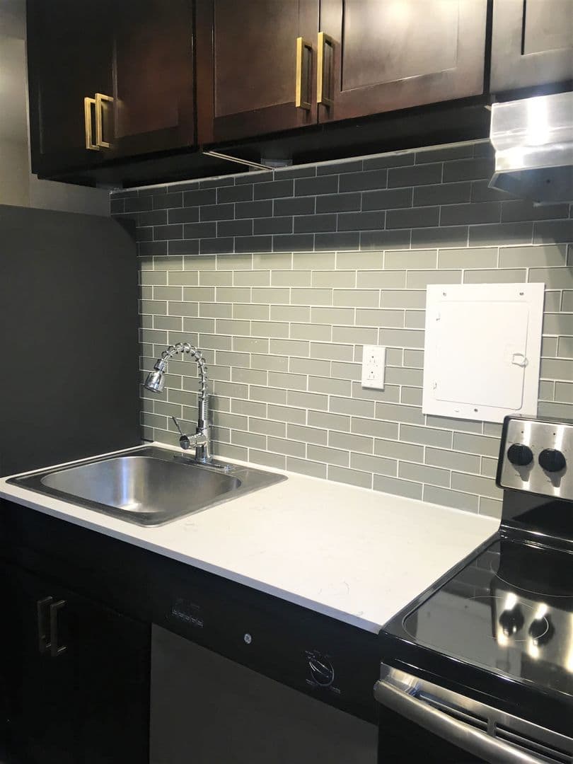 Moon Township Apartment: 318 Moon Clinton Road