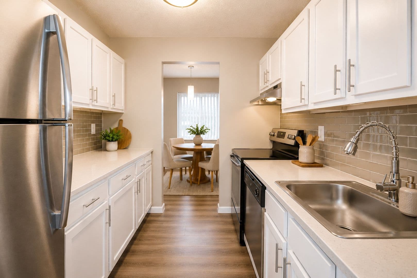 Pittsburgh Apartment: 7 Dorchester Drive
