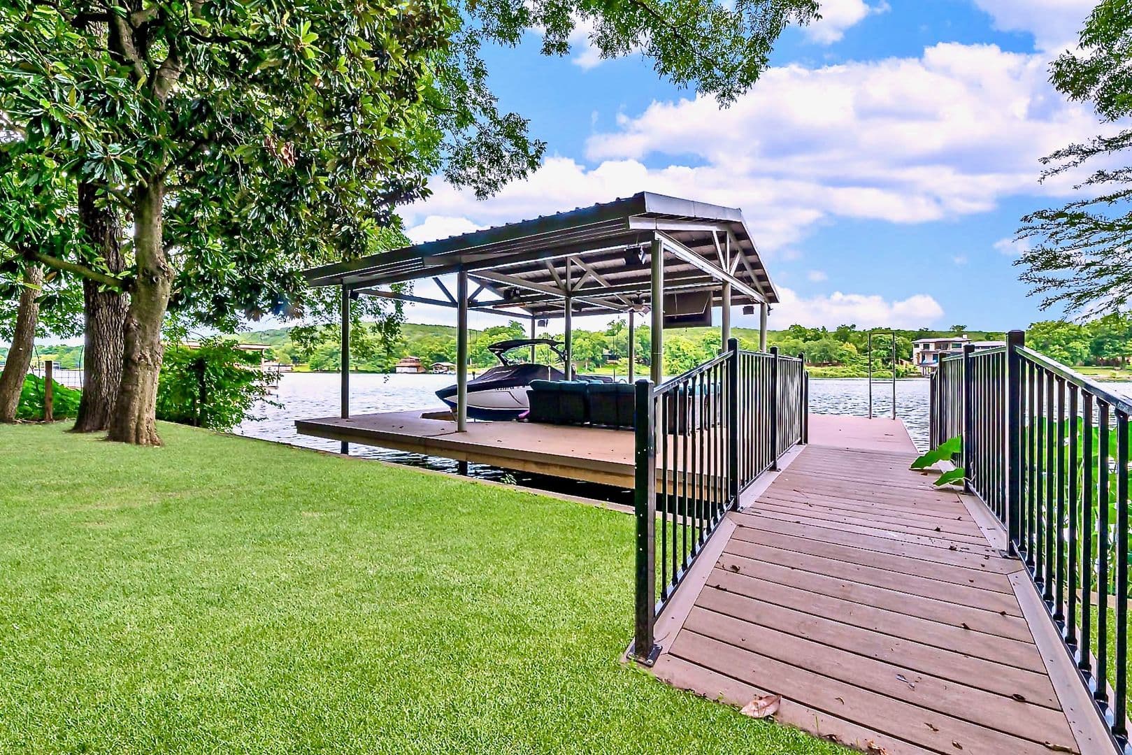 Austin House: 2910 Edgewater Drive