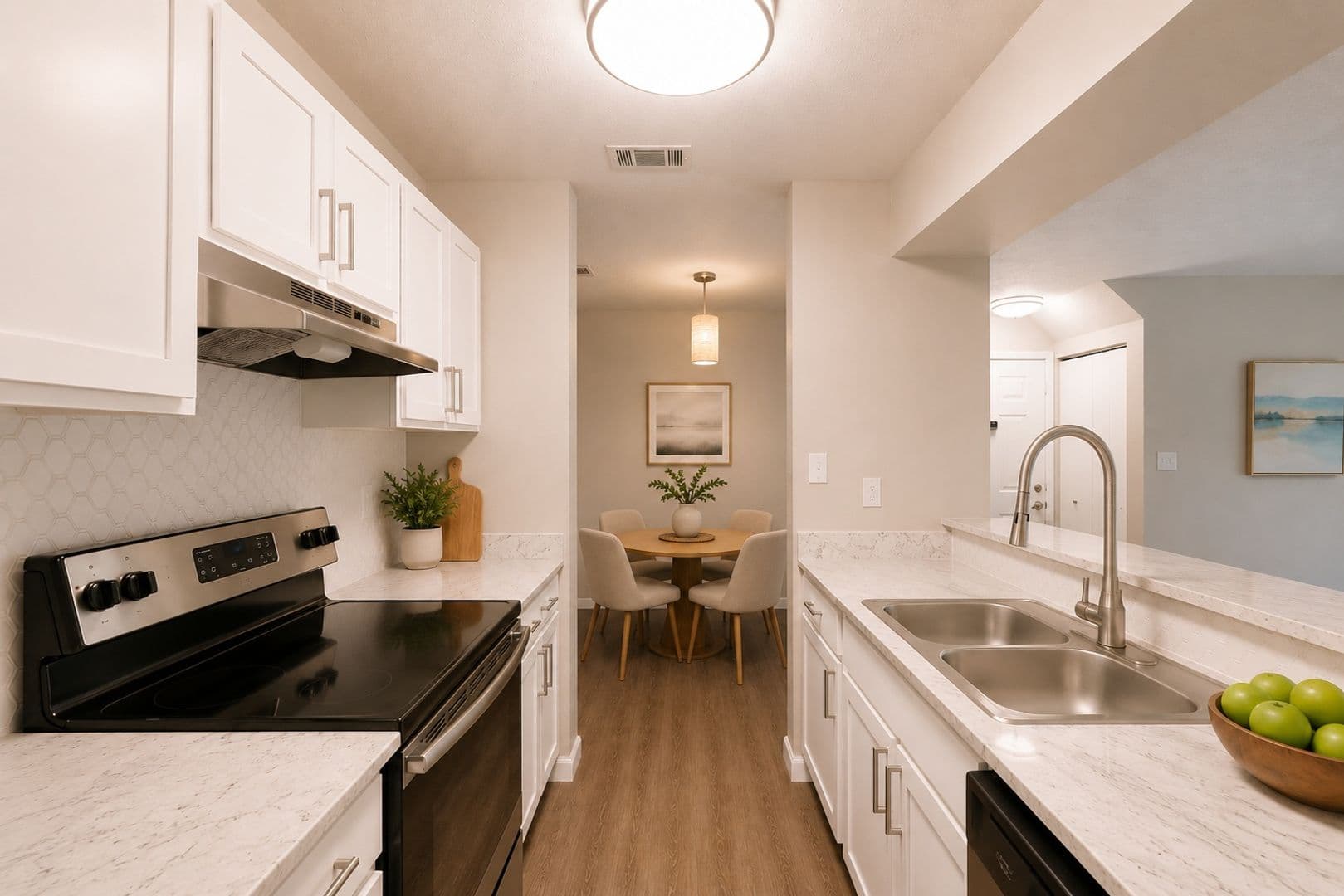 Moon Township Apartment: 916 Beaver Grade Road