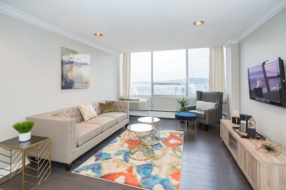 Pittsburgh Apartment: 625 Stanwix Street