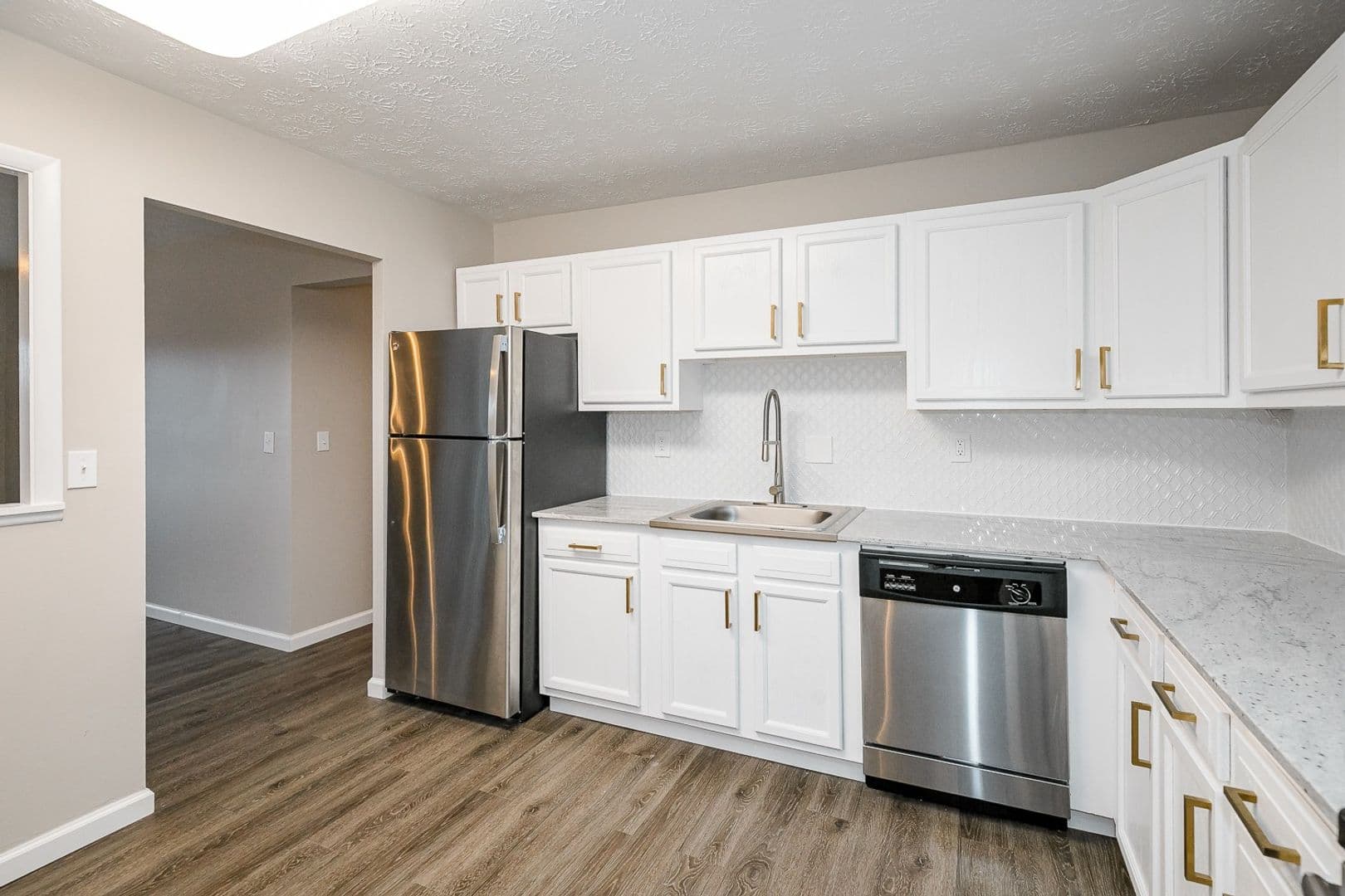 Pittsburgh Apartment: 7 Dorchester Drive