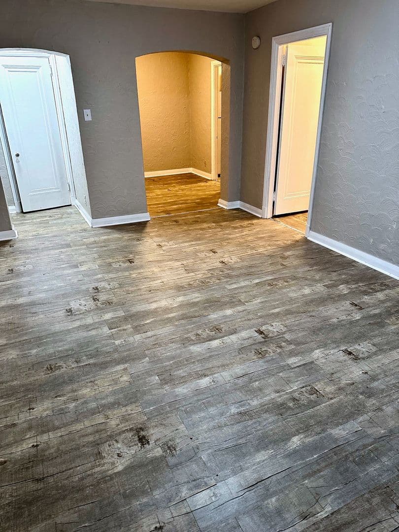 Dormont Apartment: 2910 Voelkel Avenue