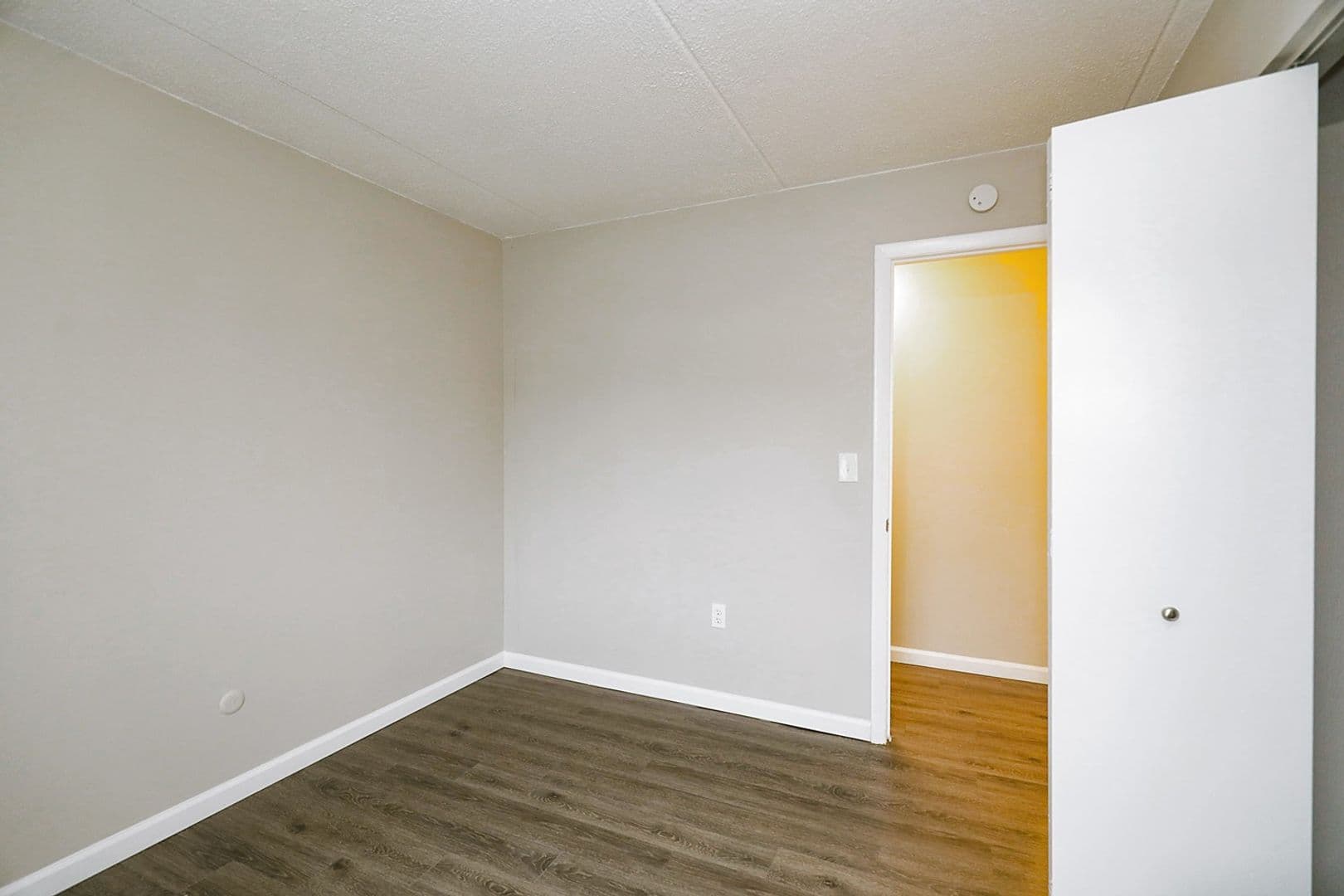 Pittsburgh Apartment: 7 Dorchester Drive