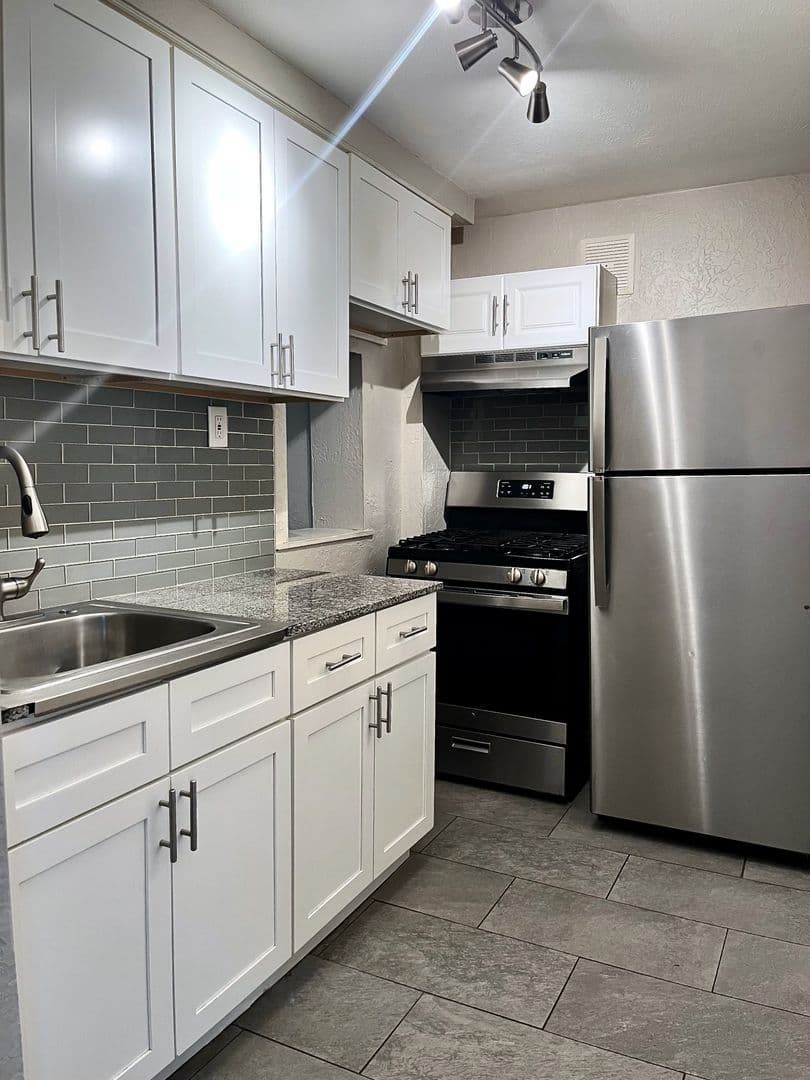 Pittsburgh Apartment: 624 California Ave