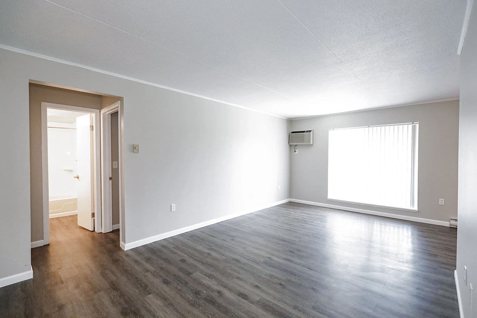 Pittsburgh Apartment: 7 Dorchester Drive