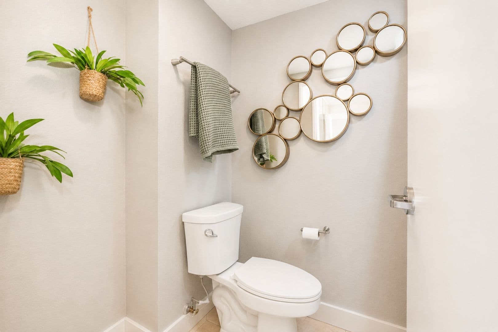 Colorado Springs Apartment: 2886 S Circle Dr.
