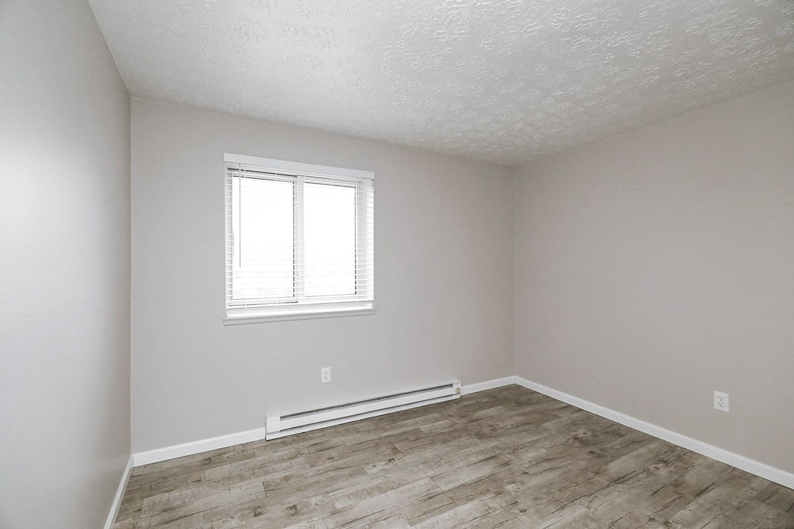 Pittsburgh Apartment: 7 Dorchester Drive