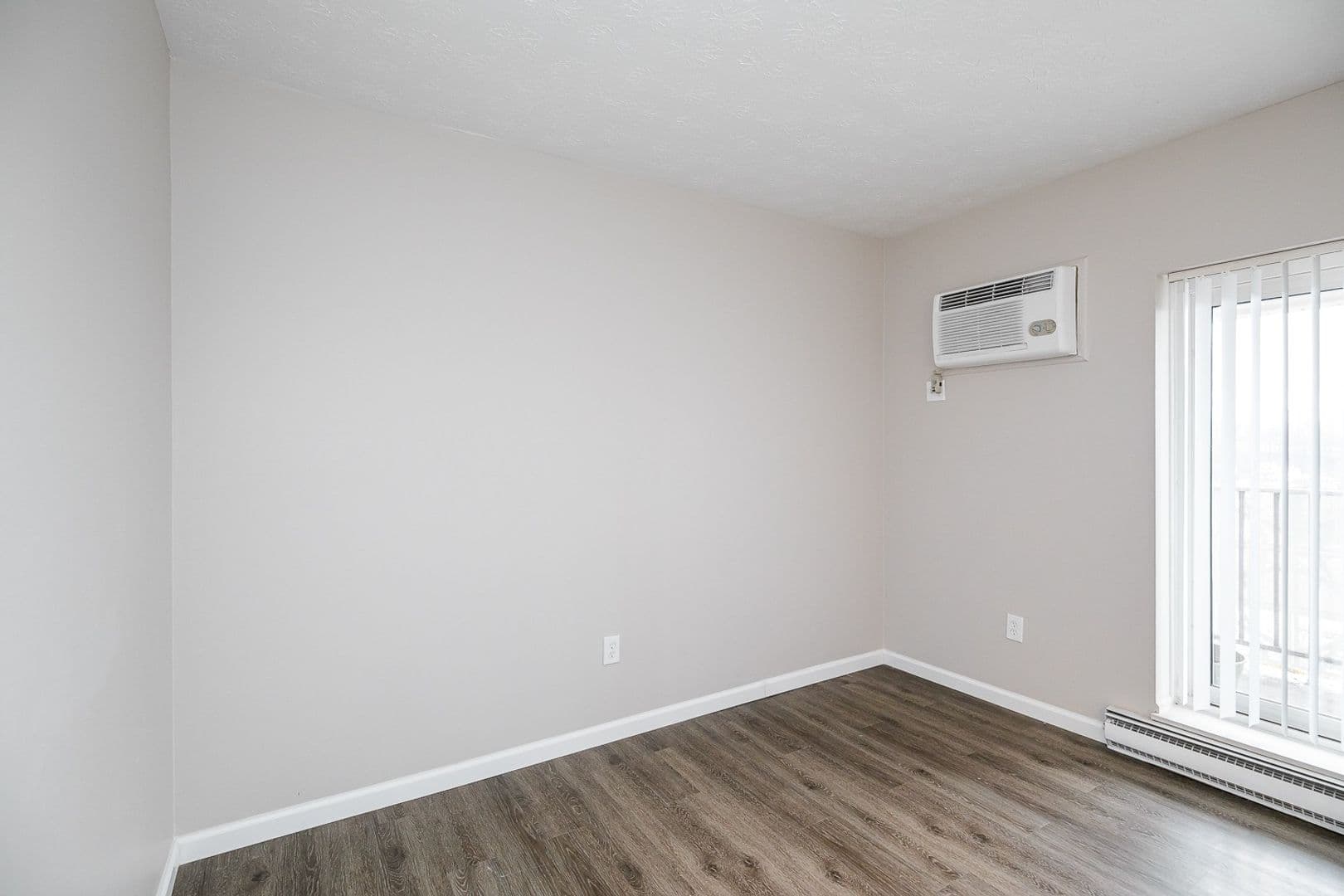 Pittsburgh Apartment: 7 Dorchester Drive