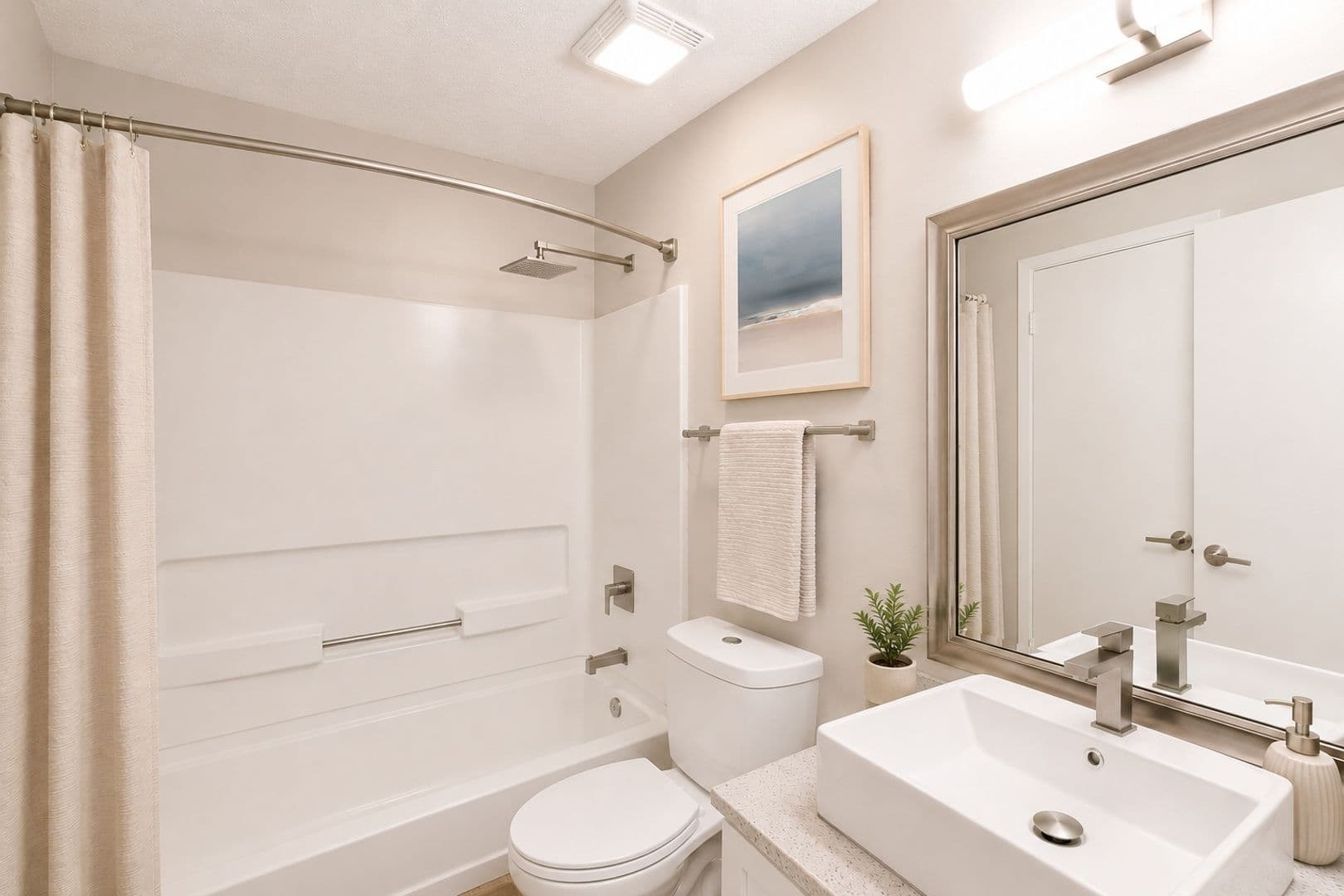 Moon Township Apartment: 916 Beaver Grade Road