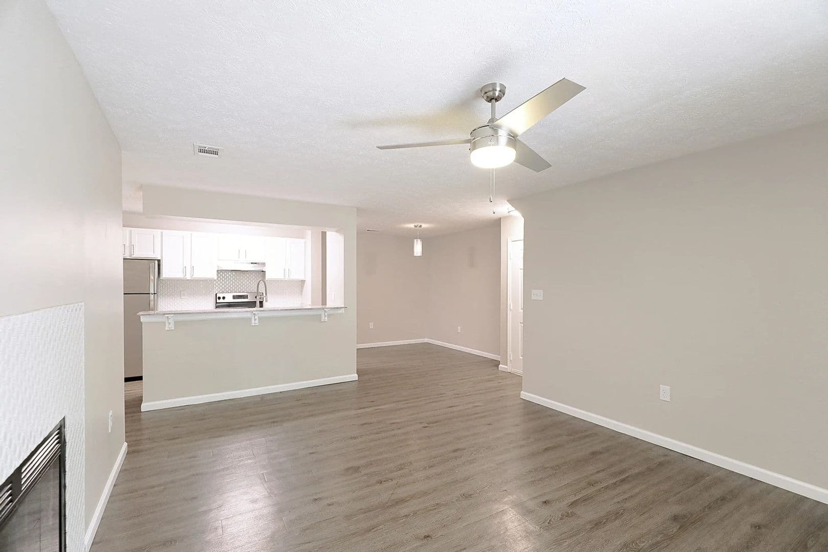 Moon Township Apartment: 916 Beaver Grade Road