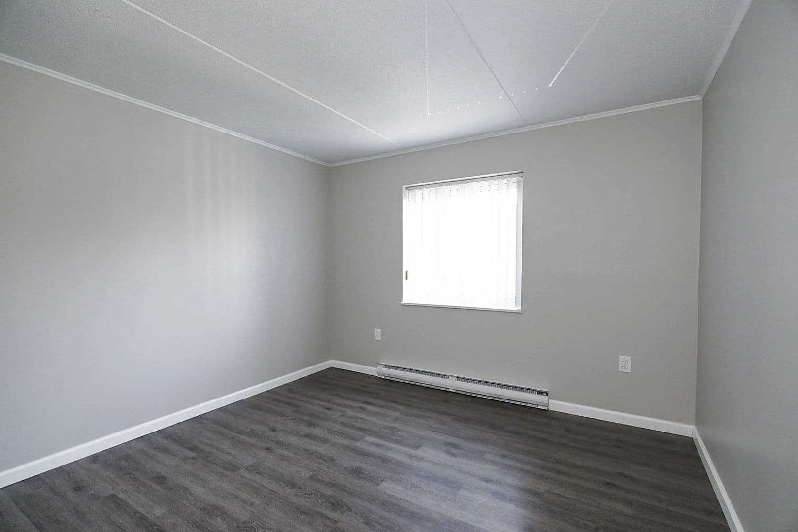 Pittsburgh Apartment: 7 Dorchester Drive
