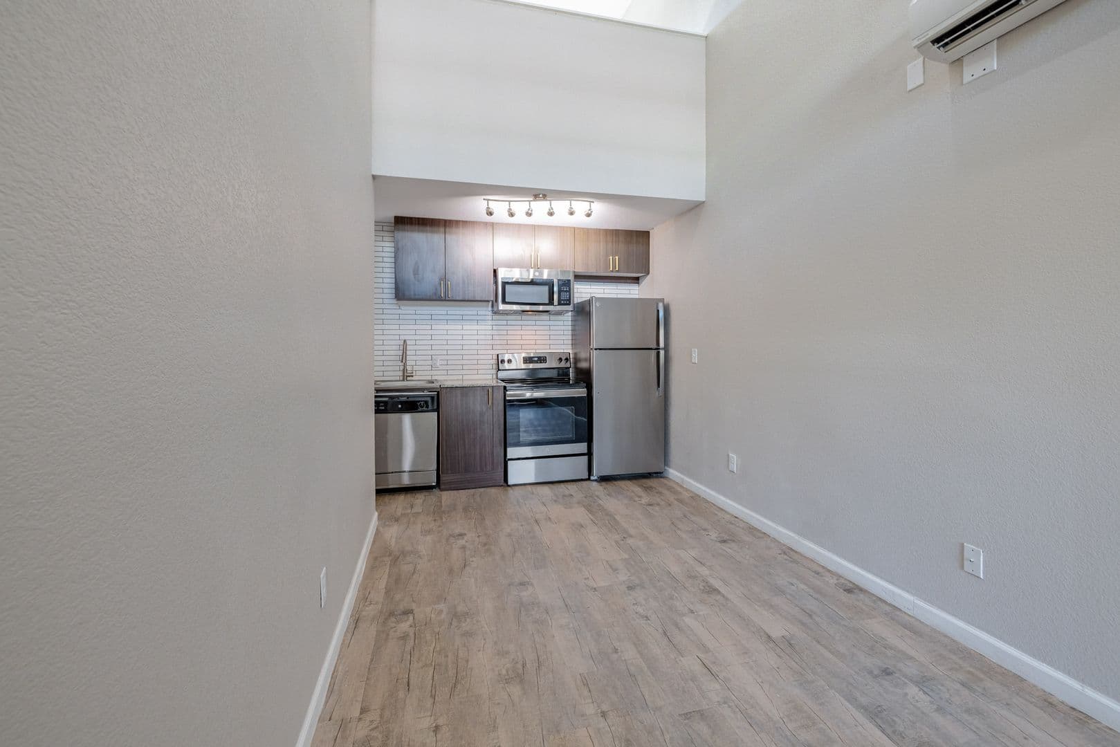 Austin Apartment: 9220 North Interstate Highway 35