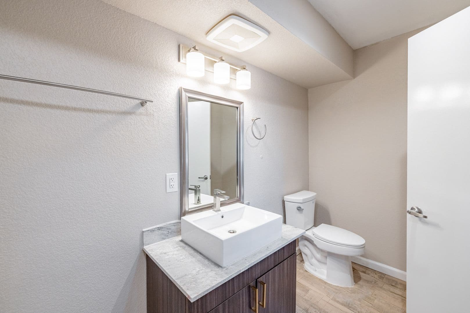 Austin Apartment: 9220 North Interstate Highway 35