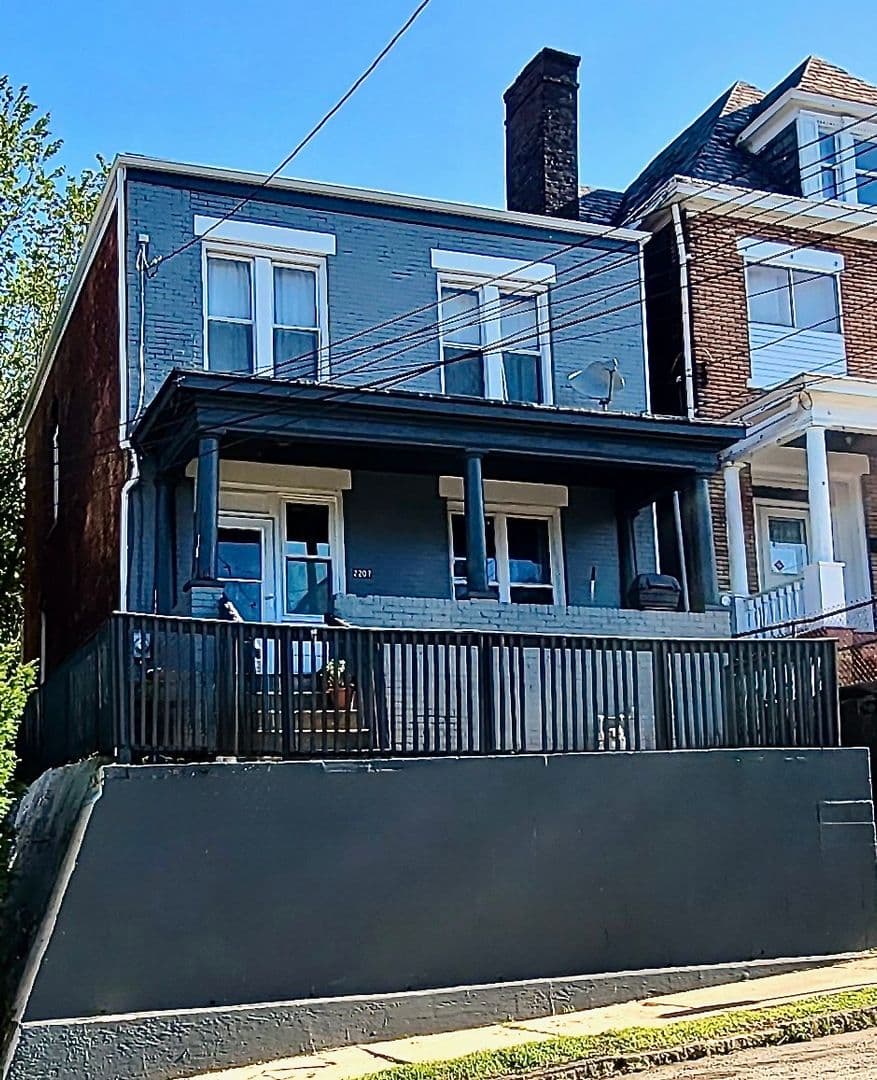Pittsburgh House: 2207 Hawthorne Ave