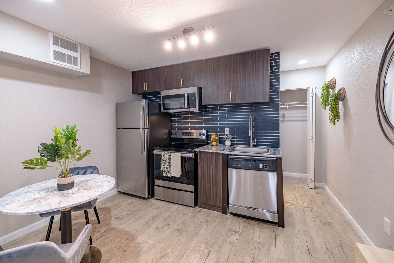 Austin Apartment: 9220 North Interstate Highway 35