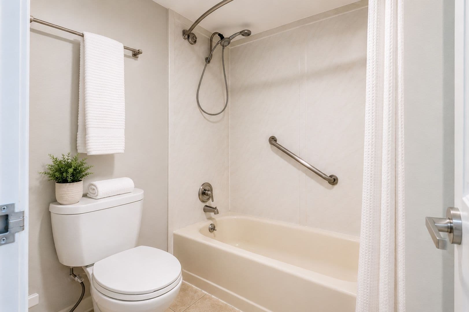 Colorado Springs Apartment: 2886 S Circle Dr.